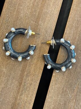 Black Resin Hoop Earrings with faux pearls
